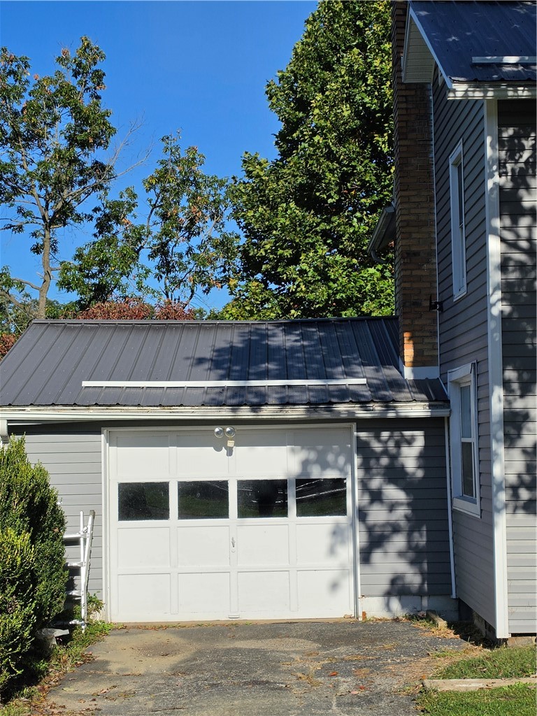241 Brown Street — photo 3
