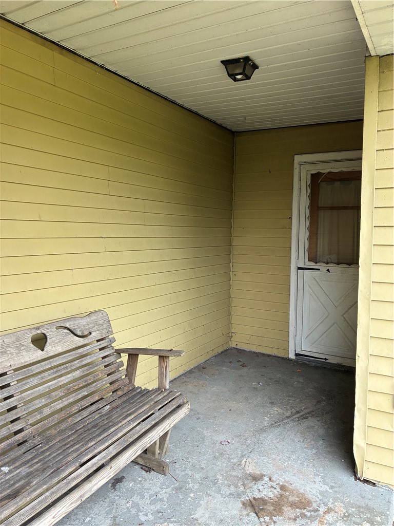 724 Western Avenue — photo 3