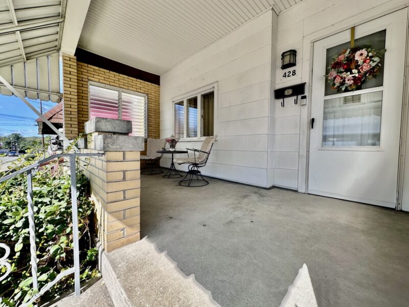 428 Longfellow STREET — photo 2