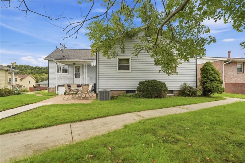 814 Graham St — photo 6