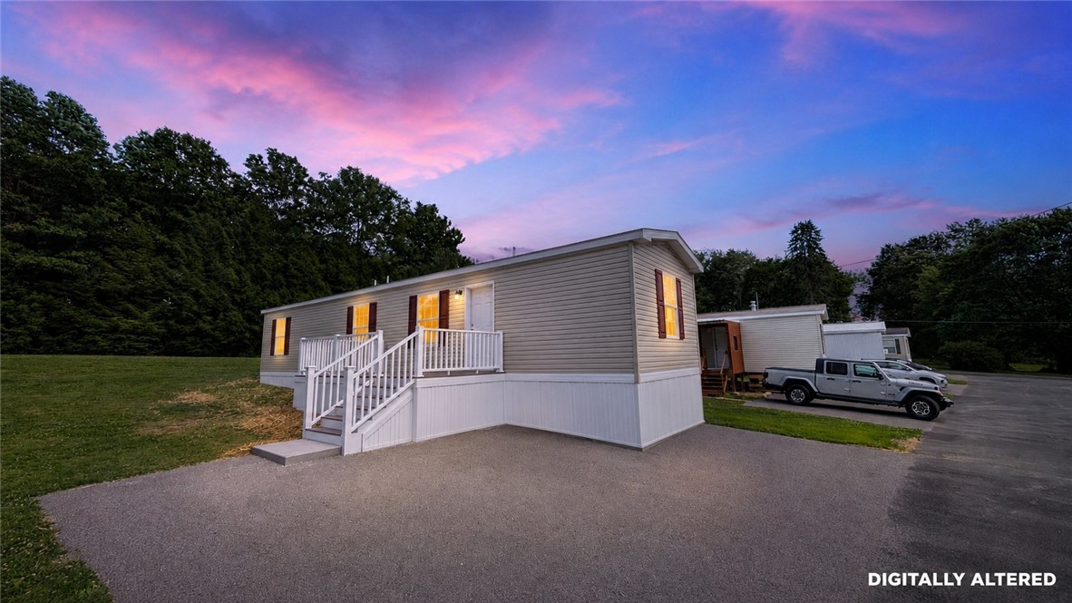 207 Cedar Ln — photo 1