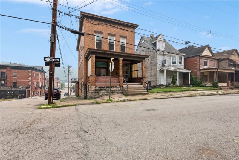 540 WASHINGTON AVE — photo 2