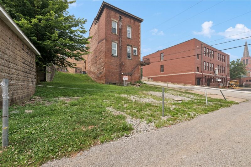 540 WASHINGTON AVE — photo 3