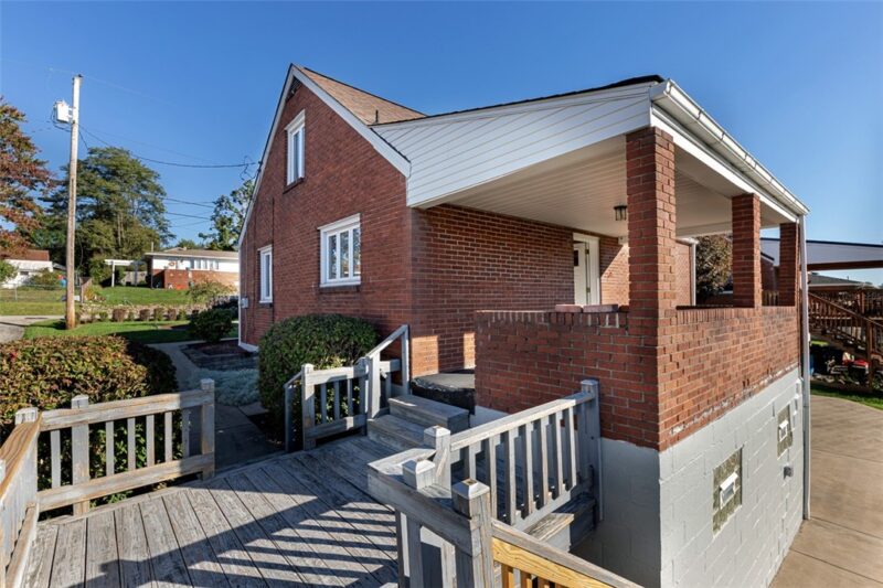 204 Dennis Street — photo 8