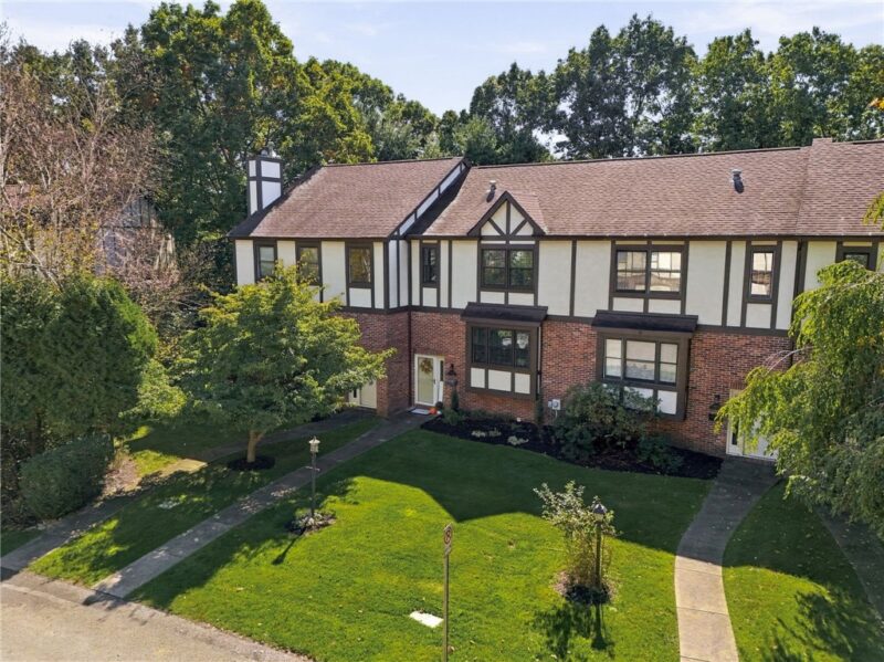 4562 Bucktail Drive — photo 2
