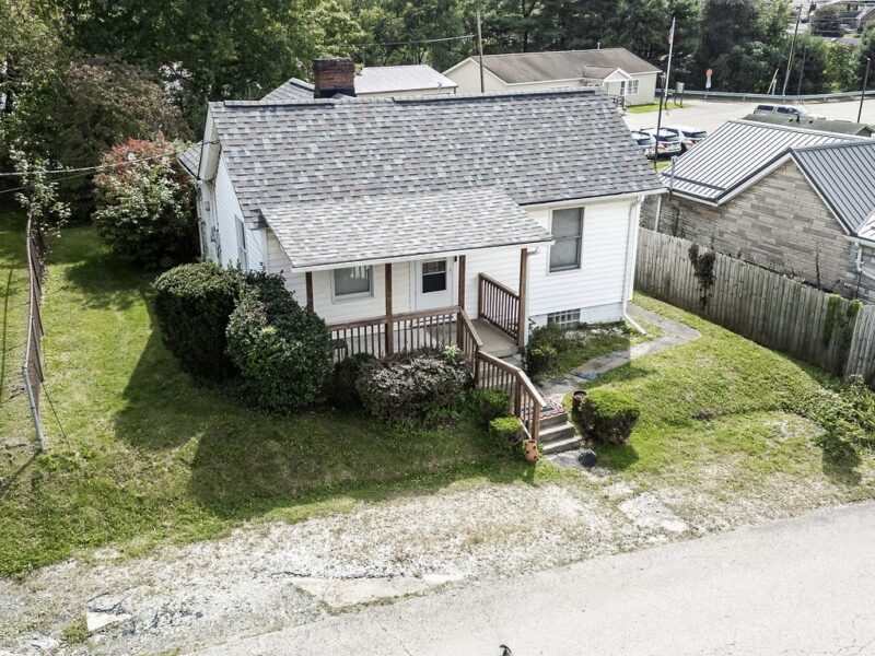 817 Isobel Street — photo 3