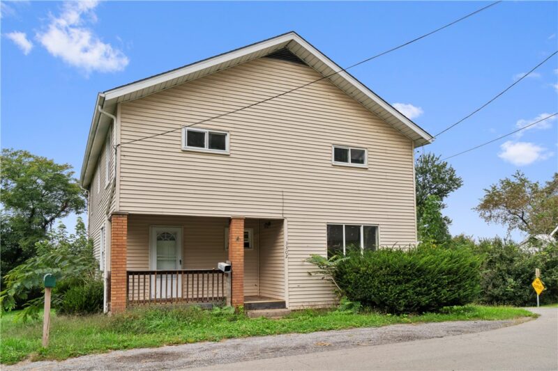 3302 N 31st Ave — photo 2