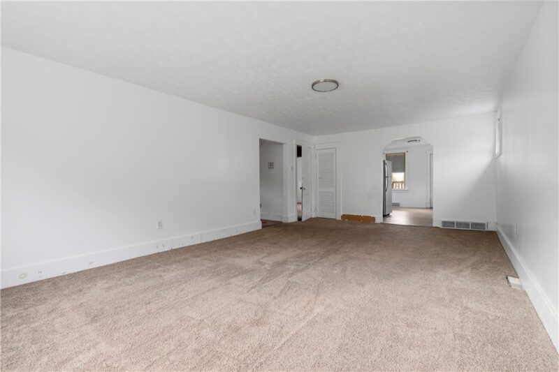 3302 N 31st Ave — photo 5