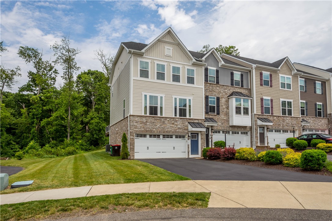 160 Cole Dr — photo 1