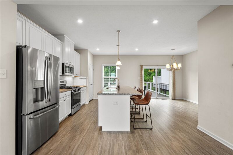 160 Cole Dr — photo 5