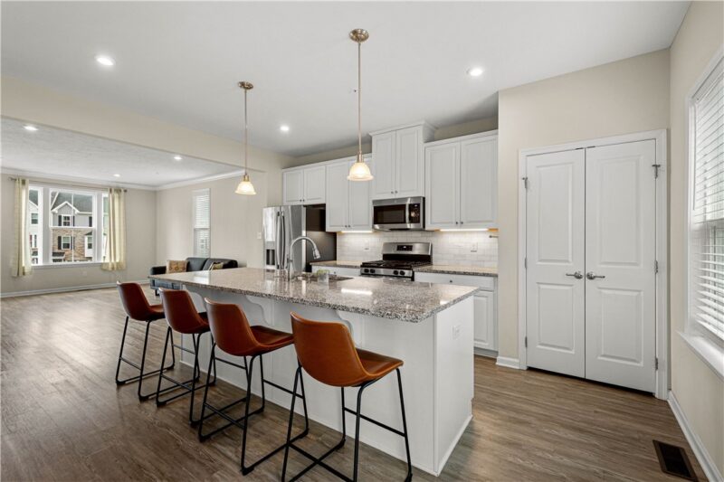 160 Cole Dr — photo 8
