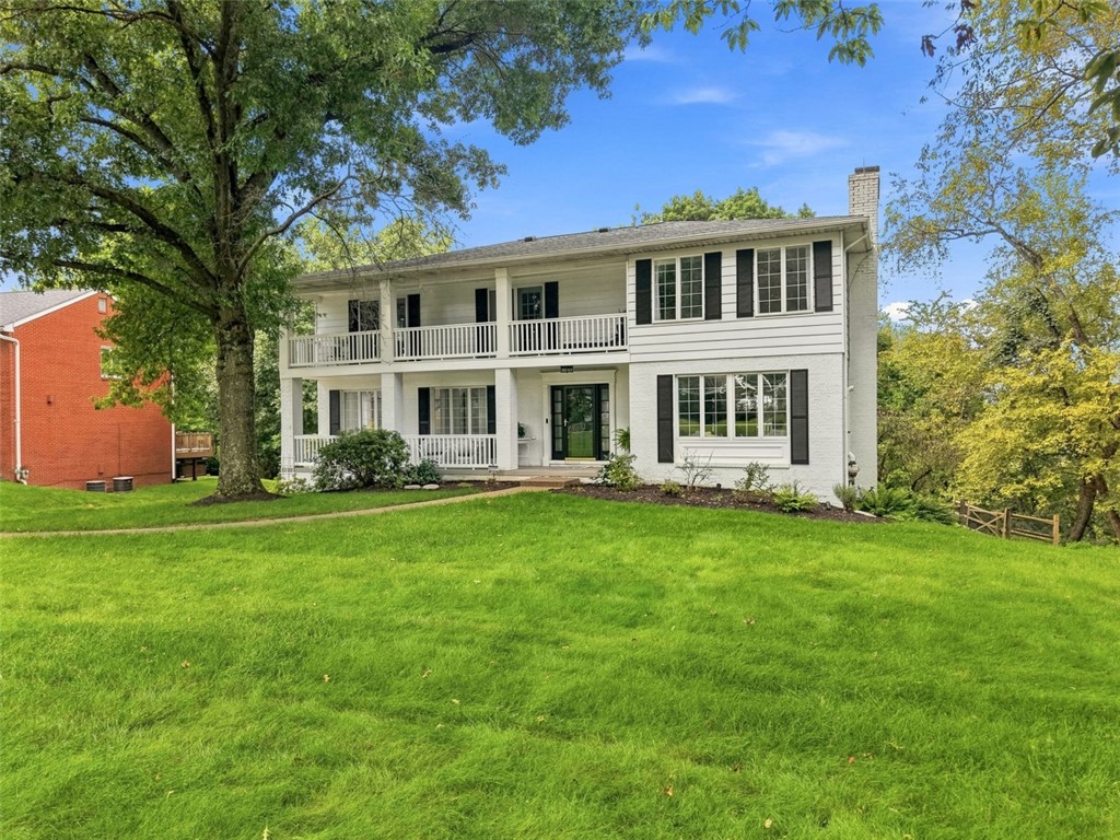 105 Bentley Dr — photo 1