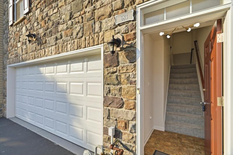 683 Freedom Drive — photo 3