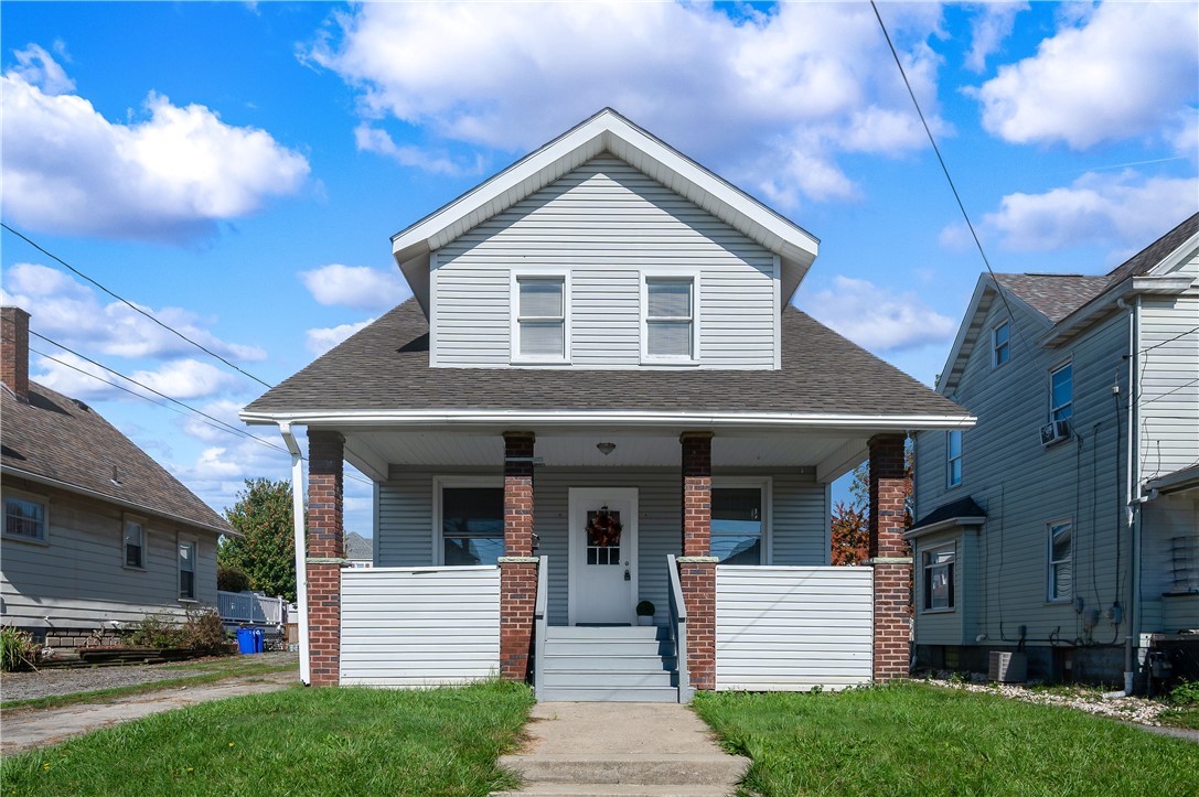 1015 Adams St. — photo 1
