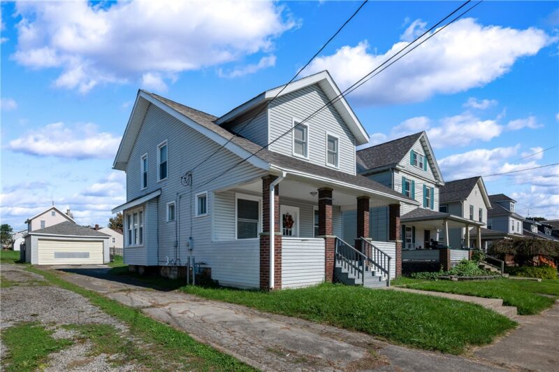 1015 Adams St. — photo 2