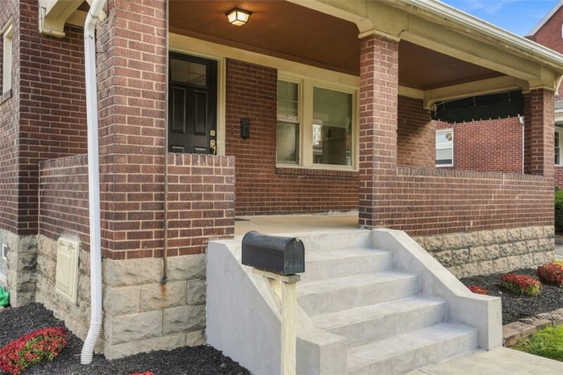 1515 Maple Ave — photo 2