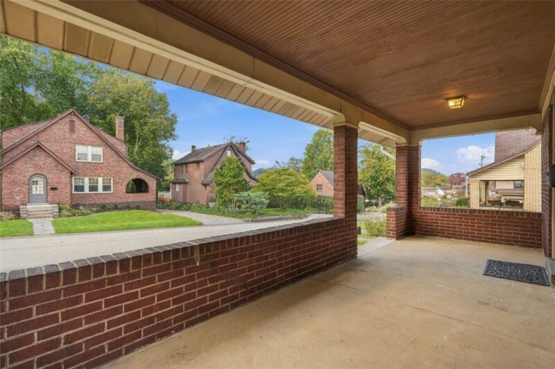 1515 Maple Ave — photo 3