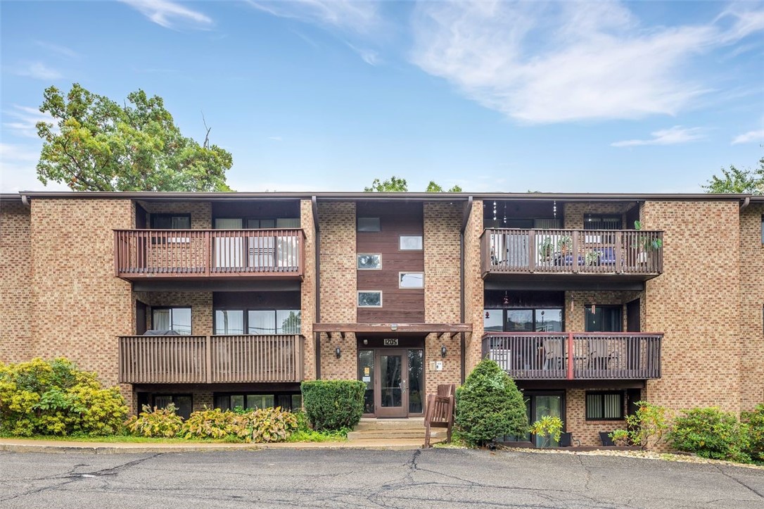 1205 Dutilh Rd 7 — photo 1