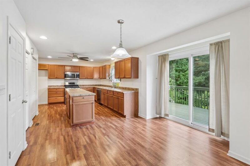 304 Maplewood Lane — photo 8