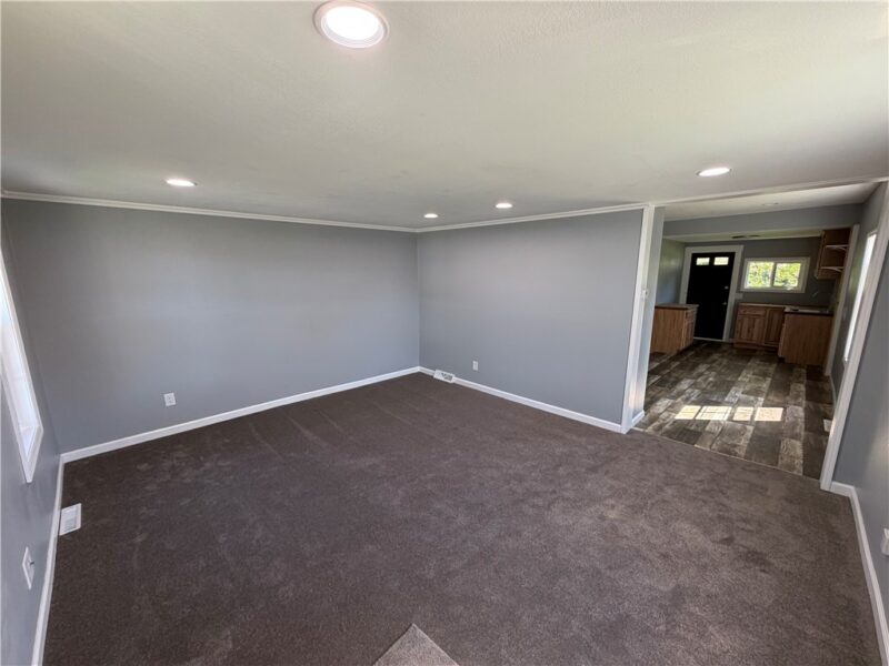 235 Jefferson Ave — photo 6