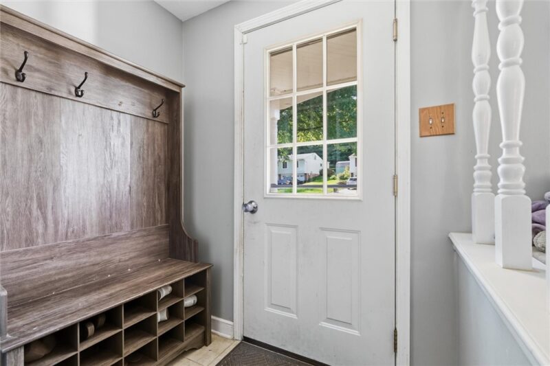 110 Glengarry Dr — photo 4