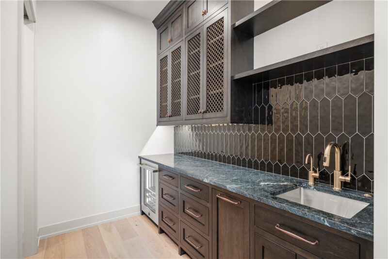 210 Milestone Rd — photo 8