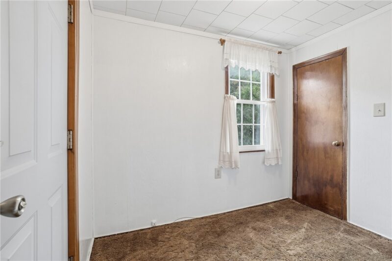 559 Clark Steet — photo 8