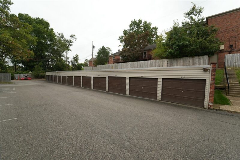 646 Robinwood Dr F — photo 3