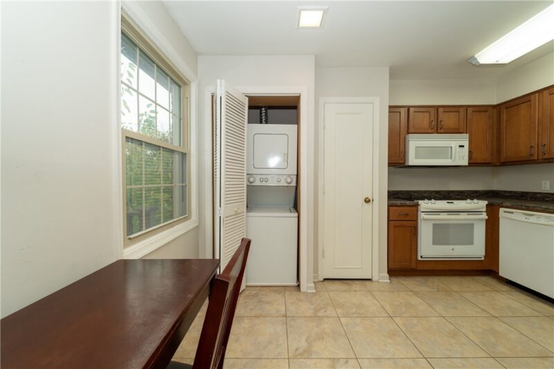 646 Robinwood Dr F — photo 8