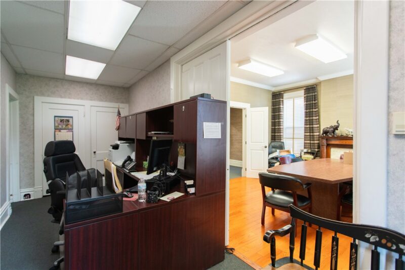 1122 3rd Street — photo 4