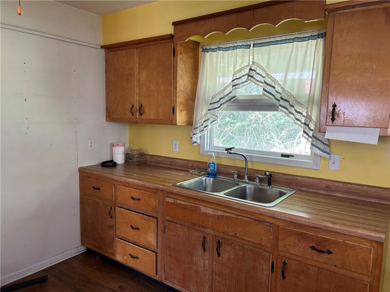 475 E 7th Ave — photo 5