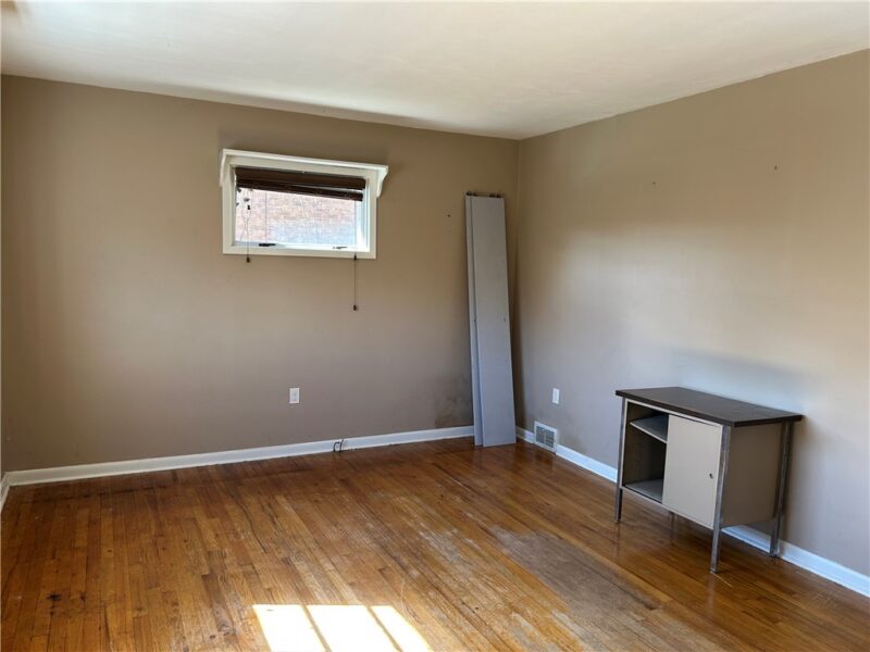 475 E 7th Ave — photo 8