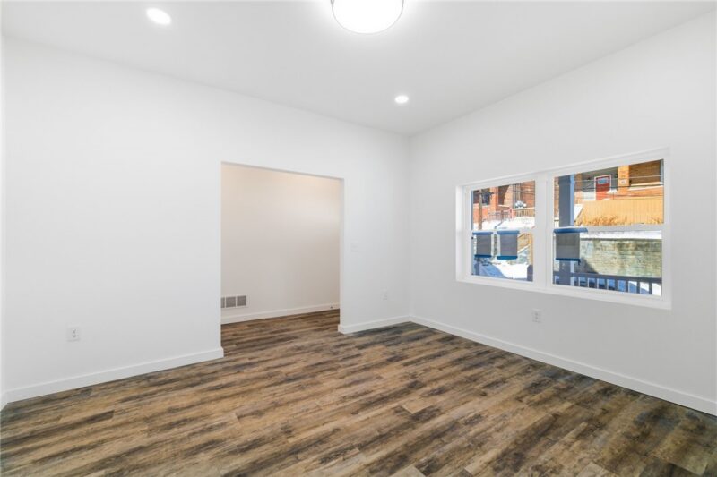 125 Hawkins Ave — photo 4