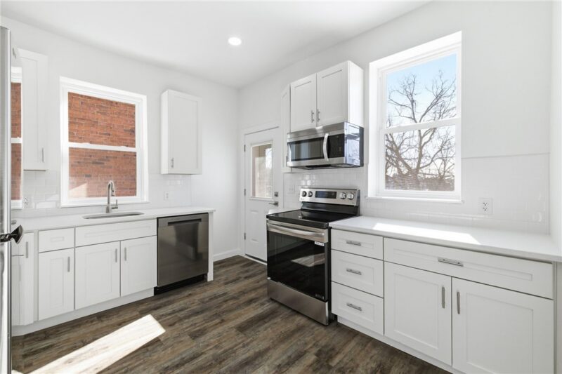 125 Hawkins Ave — photo 8