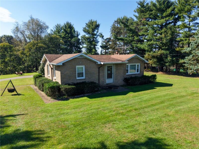 95 Maplewood Rd — photo 2