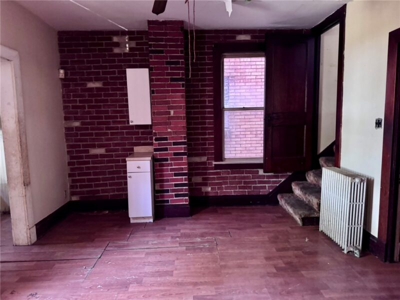215 S 2nd St — photo 3