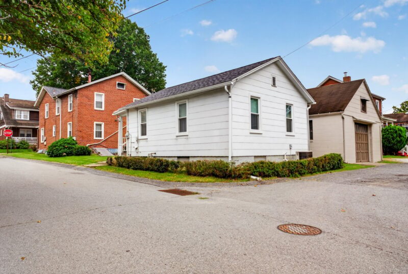 642 Dewey AVENUE — photo 2