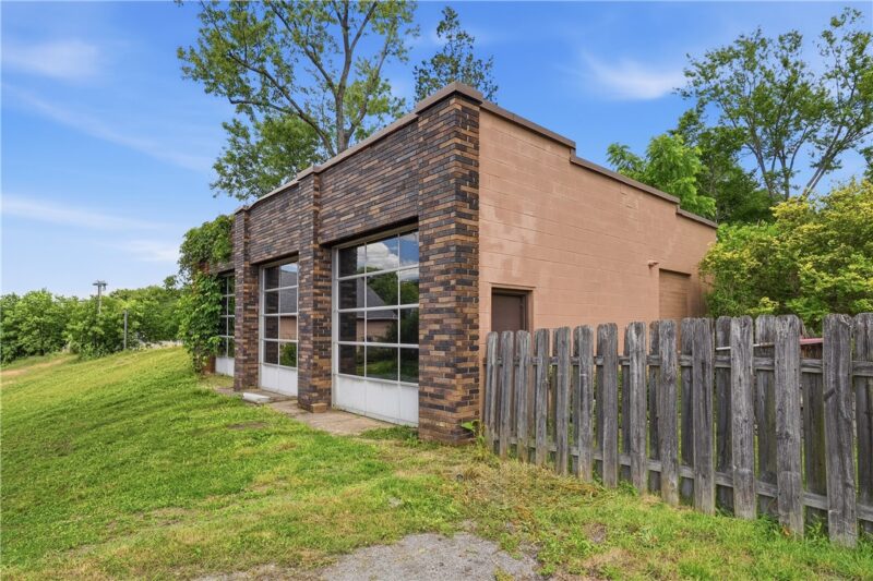 3762 Saxonburg Blvd — photo 2