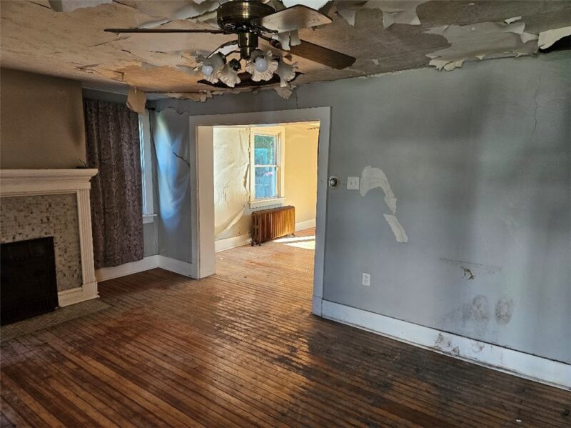 58 Evans Ave — photo 5