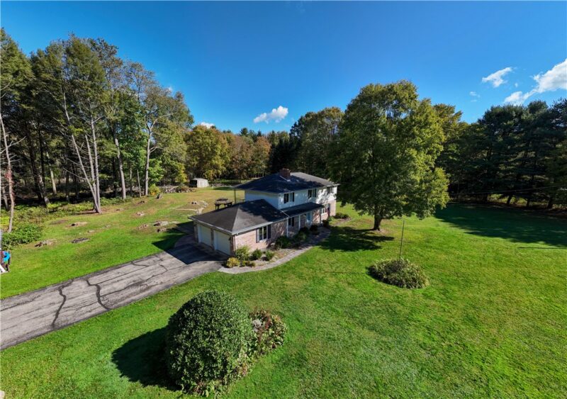 26 Country Club Rd. — photo 3