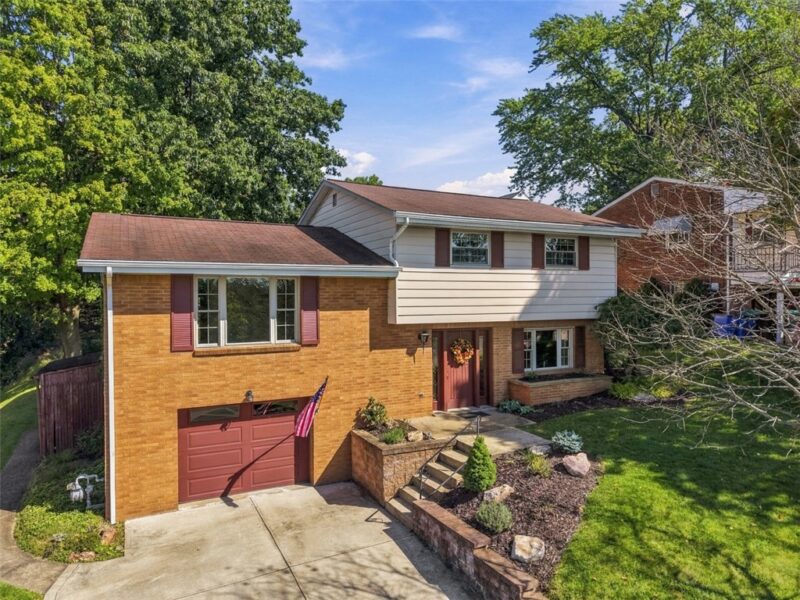 121 Oak Hill Dr — photo 2
