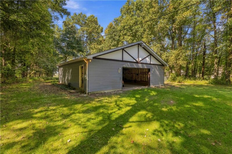 1405 Rolling Acres Road — photo 2