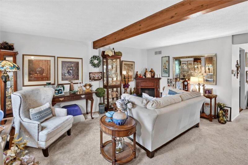 2527 Hunting Ridge Trail — photo 4