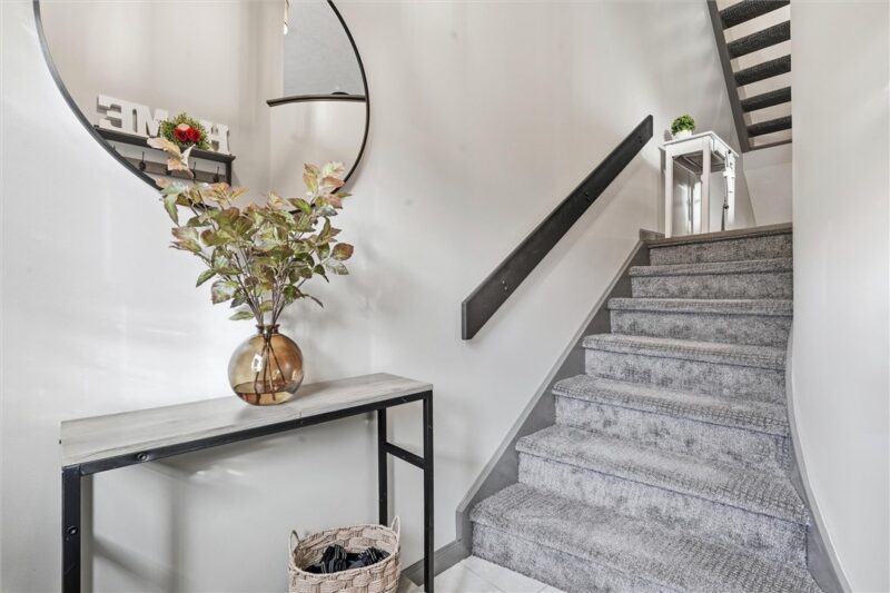 2655 Hunters Point Dr — photo 3