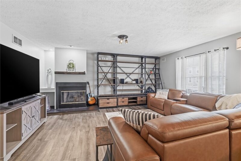 2655 Hunters Point Dr — photo 4