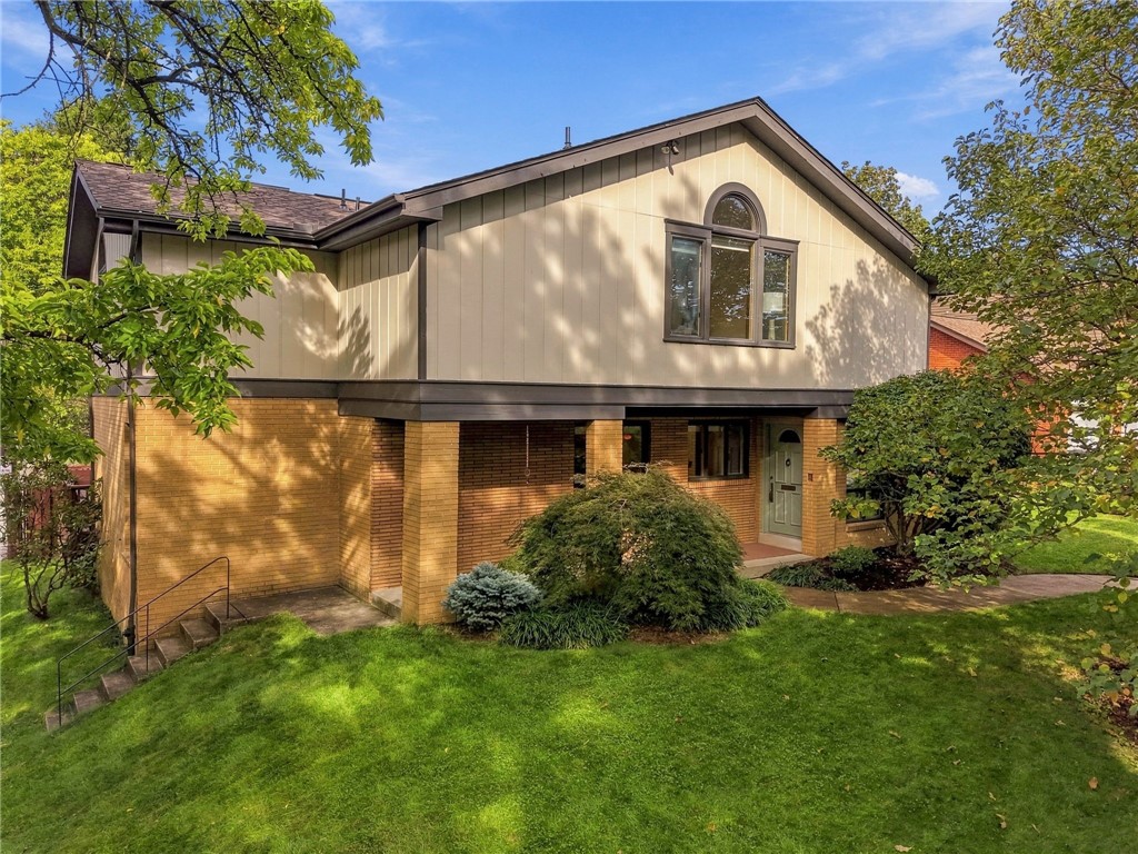 7135 Roycrest Place — photo 1