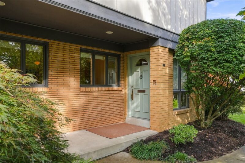 7135 Roycrest Place — photo 3