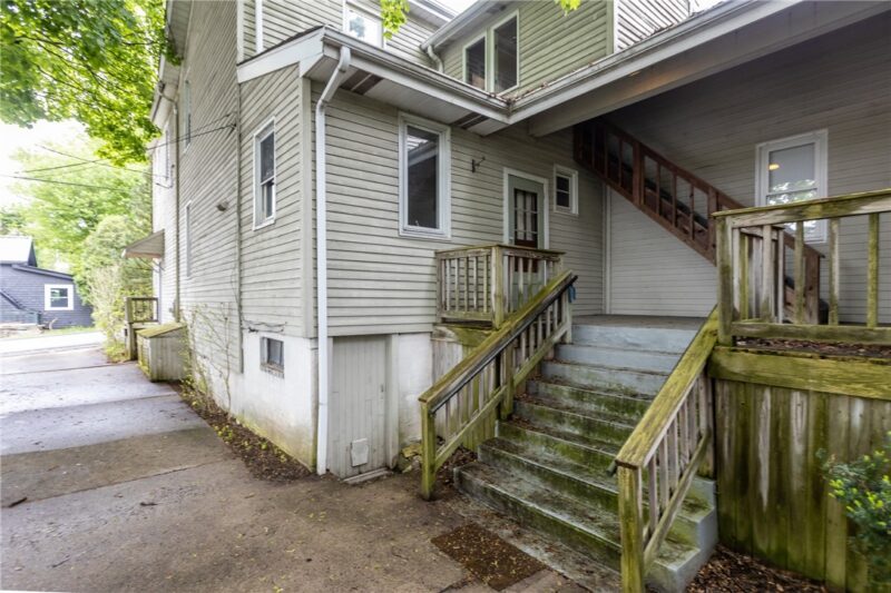 700 Bridge Street — photo 6