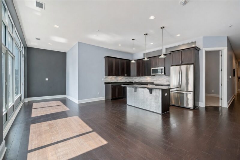 301 5th Ave 719 — photo 3