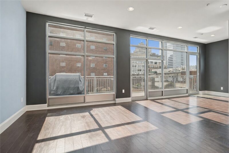 301 5th Ave 719 — photo 4